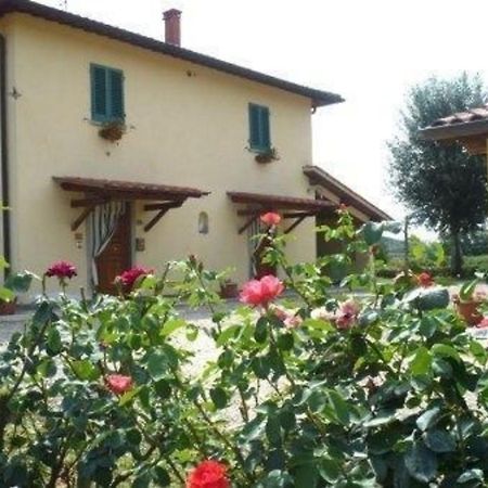 Charmantes Ferienhaus In Piani Della Rugginosa Mit Grossem Garten Reggello Buitenkant foto